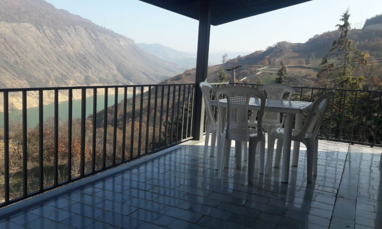 ویلای دوخوابه روستایی با ویو جنگل و دریاچه سد