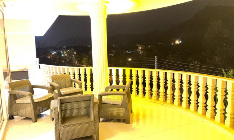 اجاره عمارت سفید استخردار متل قو