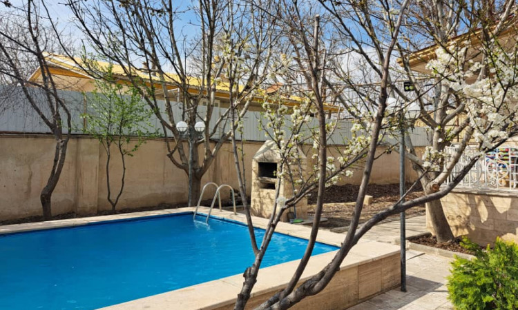 اجاره باغ ویلا استخردار آبگرم نیکان(سهیلیه)