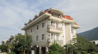 ايجار شقة غرفتين وصالة مع فناء بدلبز كود 6