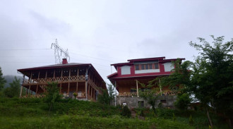 رزرو بوم گردی بام گلسرک (اتاق شقایق)