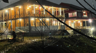 تأجير السياحة البيئية بام غولسار (غرفة إيريس)