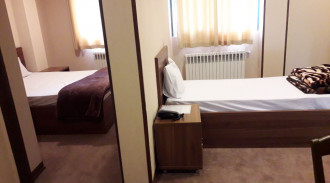 هتل فانوس شب صومعه سرا (طبقه اول_ 3تخته)