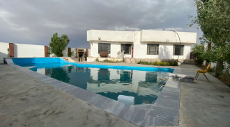 اجاره ويلا سه خواب با استخر روباز آب سرد باغ بهشت