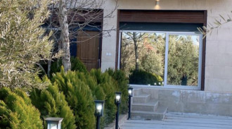 استئجار فيلا مع مسبح صيفي في قلعة شيراز