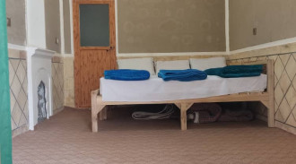 رزرو اقامتگاه سنتی مادربزرگ کویر ورزنه (اتاق 4 نفر)