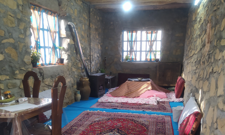 رزرو بوم گردی قلعه کوه سفید