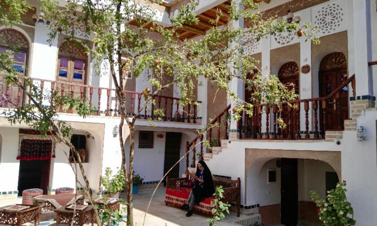 رزرو سرای ایل سنگسر(سرای استاد چراغعلی اعظمی)