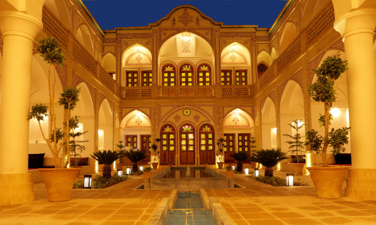 رزرو بوتیک هتل عمارت ماندگار (اتاق 106دابل دلوکس)