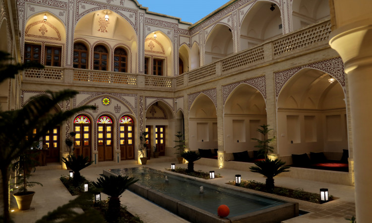 رزرو بوتیک هتل عمارت ماندگار (اتاق 112 دابل دلوکس)