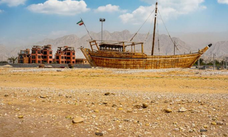 مجموعه اقامتی و گردشگری فاروس ( اتاق دو تخته 8 )