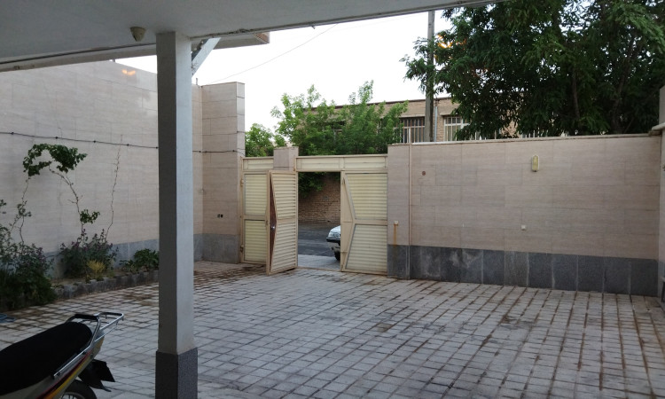 آپارتمان شیک و تمیز