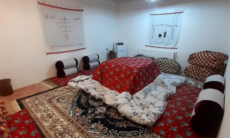 رزرو بوم گردی اَله بوم (اتاق تاریک )