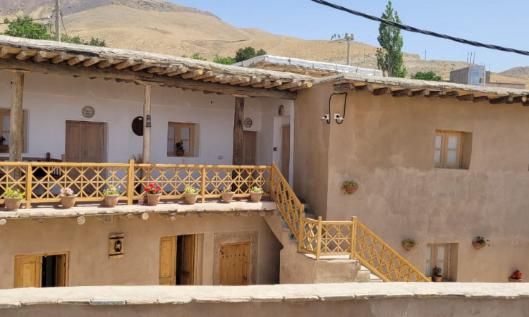 رزرو بوم گردی اَله بوم (کدخدا)