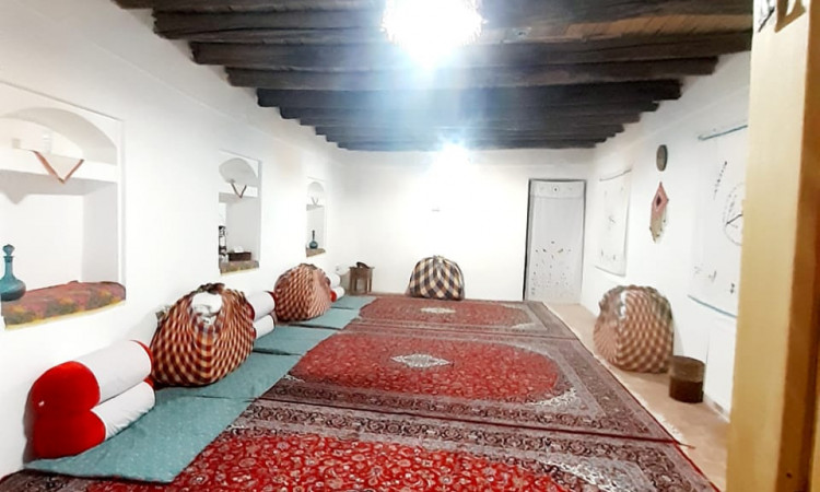 رزرو بوم گردی اَله بوم (کدخدا)