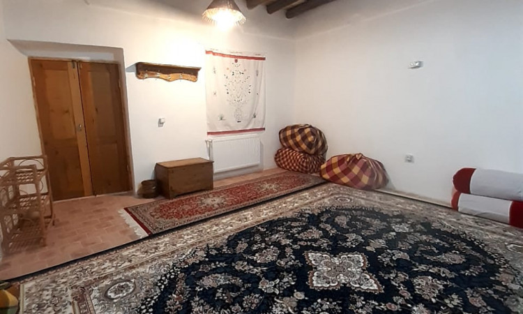 رزرو بوم گردی اَله بوم(اسبون)