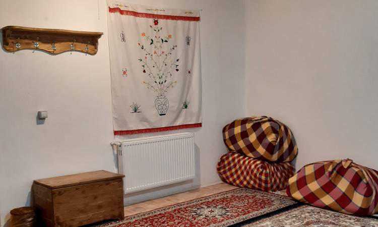 رزرو بوم گردی اَله بوم(اسبون)