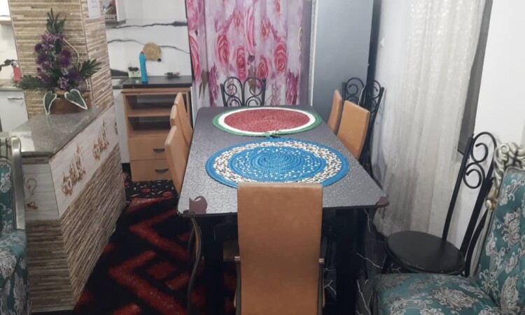 فيلا بحديقة 4 غرف نوم للإيجار