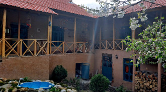 اجاره بوم گردی حاجی بابا واحد ارفه کوه