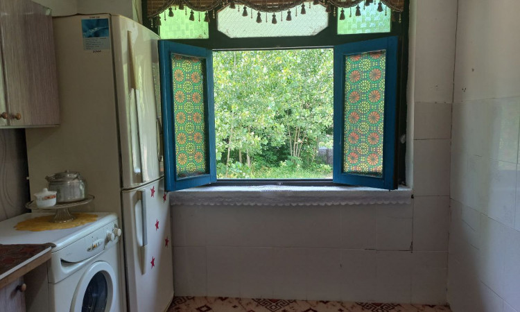 رزروبومگردی تک خوابه عزیزجون