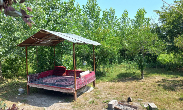 رزروبومگردی تک خوابه عزیزجون