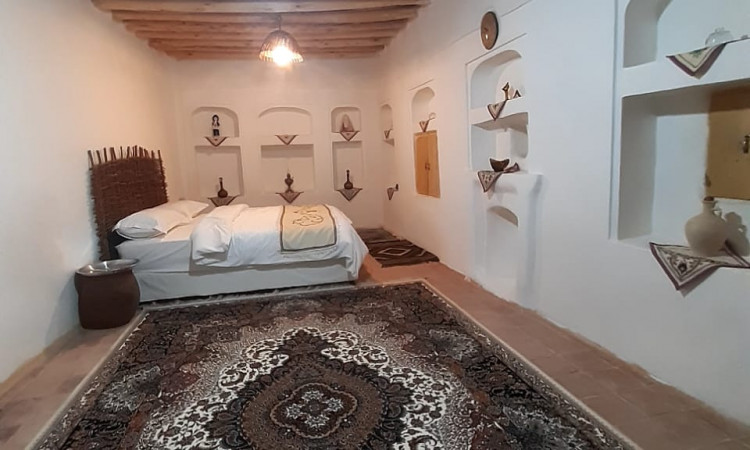 رزرو بوم گردی اَله بوم ( آروس )