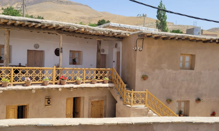 رزرو بوم گردی اَله بوم ( آروس )