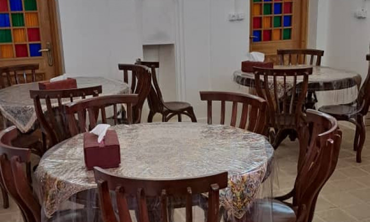 رزرو بوم گردی عمارت تاریخی حاکم - گلنار
