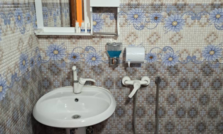 رزرو بوم گردی عمارت تاریخی حاکم - فرخنده