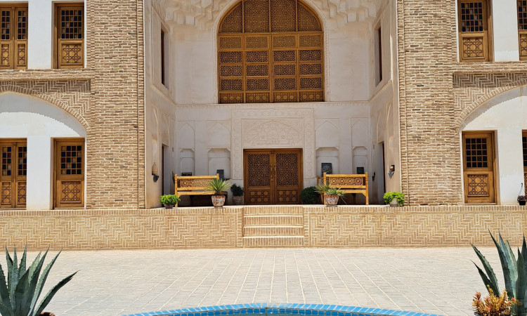 رزرو بوم گردی عمارت تاریخی حاکم - شاخه نبات