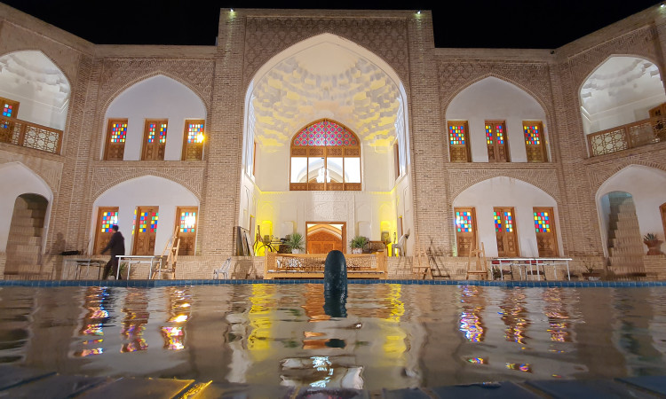 رزرو بوم گردی عمارت تاریخی حاکم - گوهر بانو