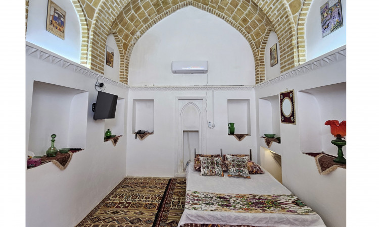 رزرو بوم گردی عمارت تاریخی حاکم - افسانه عشق