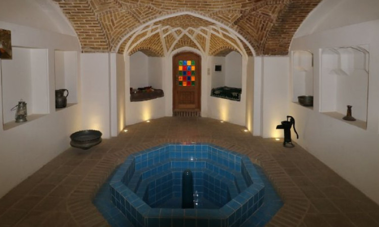 رزرو بوم گردی عمارت تاریخی حاکم - افسانه عشق