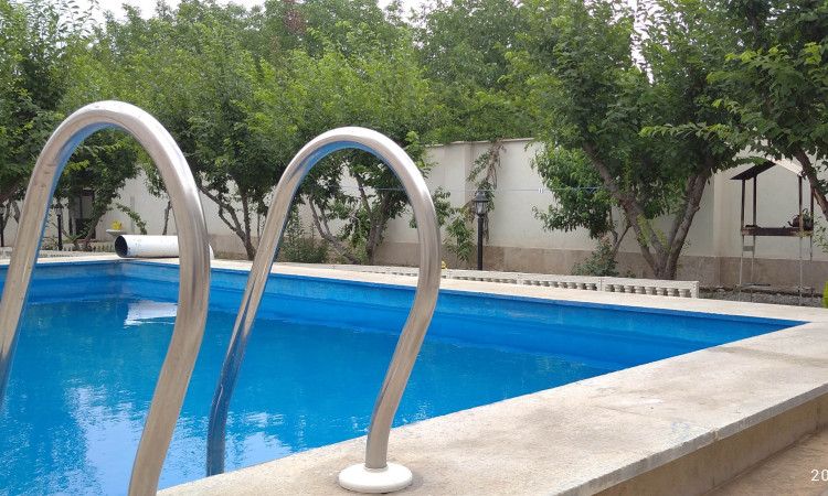 اجاره باغ ویلا با استخر و فوتبال دستی
