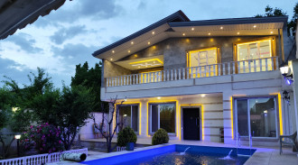 تأجير حديقة الفيلا مع حمام سباحة وكرة قدم يدوية