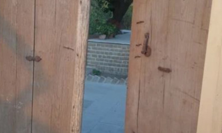 رزرو ویلا سنتی آرتیمان چهارخوابه