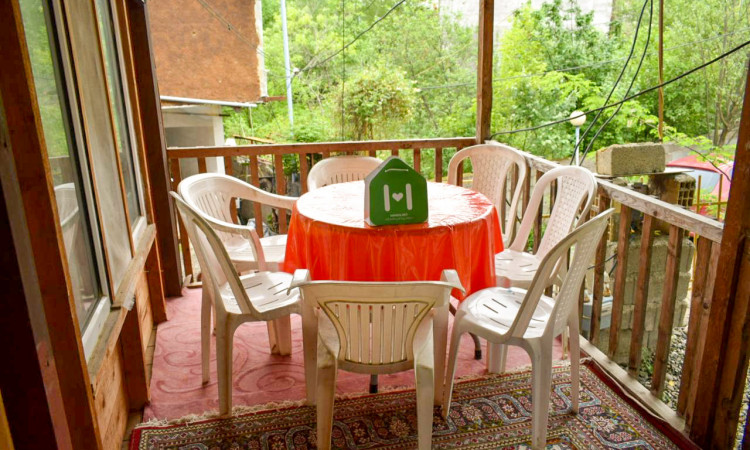 رزرو بومگردی جمشید اتاق چوبی واحد 5‏