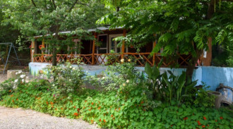 رزرو بومگردی جمشید اتاق چوبی واحد 5‏