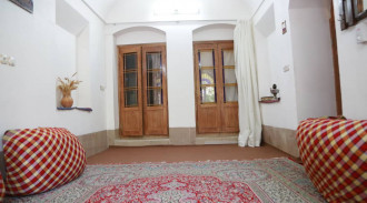 رزرو بوم گردی حاجی خان یزد (اتاق خان 5)