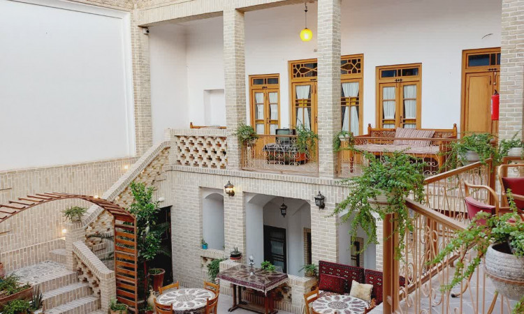 رزرو هتل سنتی خانه معمار (اتاق دبل همکف)