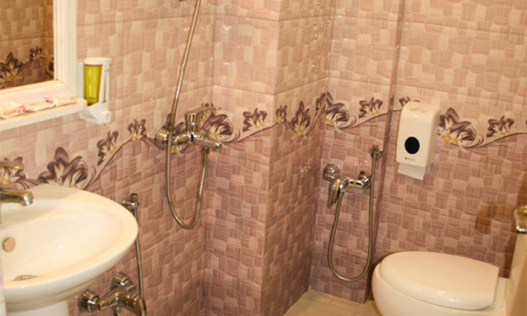 رزرو هتل سقا ( اتاق 3 تخته 5)