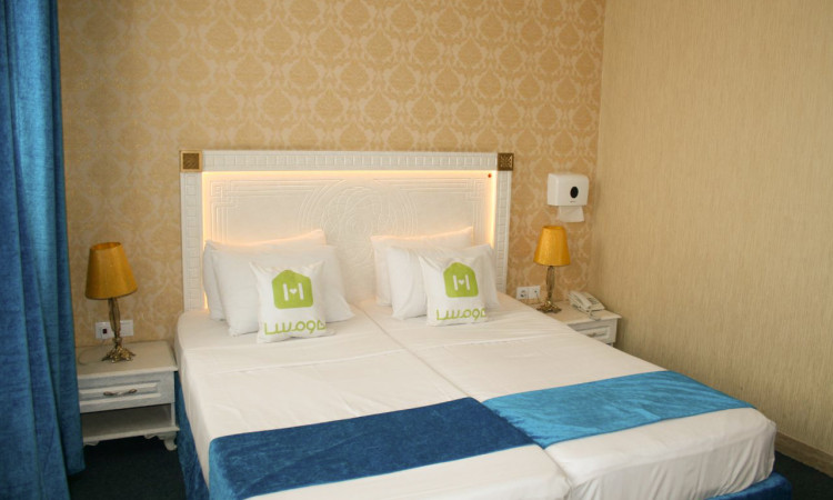 رزرو هتل سقا ( اتاق 3 تخته 5)