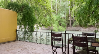 ویلای کنار رودخانه باغ بهادران