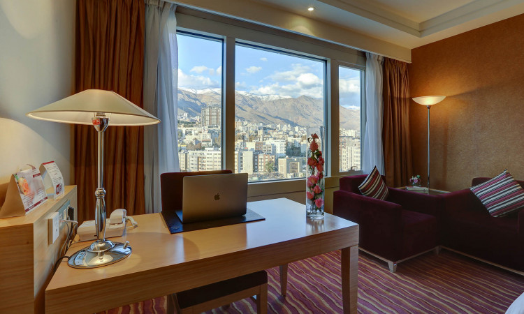 حجز فندق بارسيان آزادي في طهران (سريرين مزدوجين)