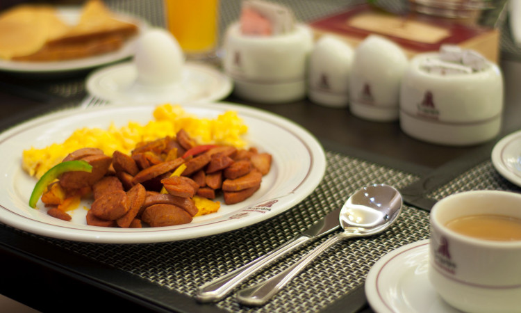 حجز فندق بارسيان آزادي في طهران (سريرين مزدوجين)