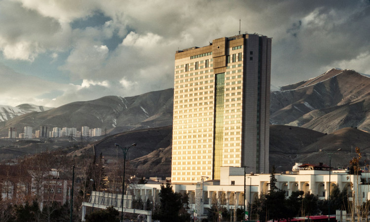 حجز فندق بارسيان آزادي في طهران (سريرين مزدوجين)