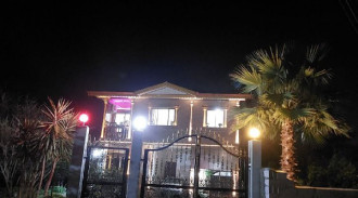 ویلای ساحلی در دل باغ