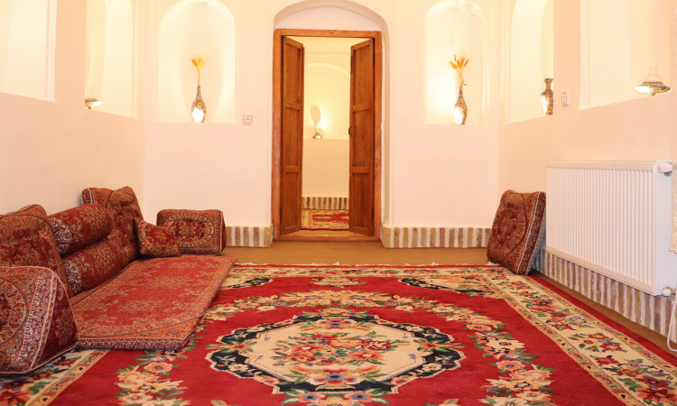 رزرو اقامتگاه بوم گردی زنده دلان (سوئیت VIP شاه نشین)