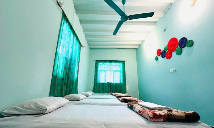 بومگردی بوم هرمزی اتاق 6 نفره (شماره6)