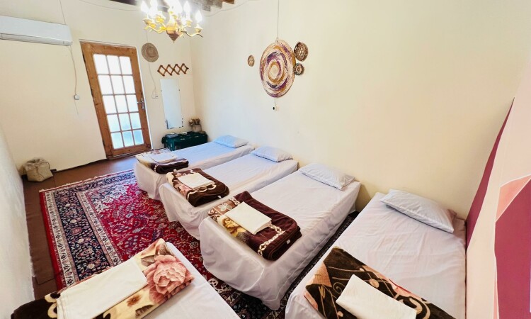 بومگردی بوم هرمزی اتاق 6 نفره (شماره6)